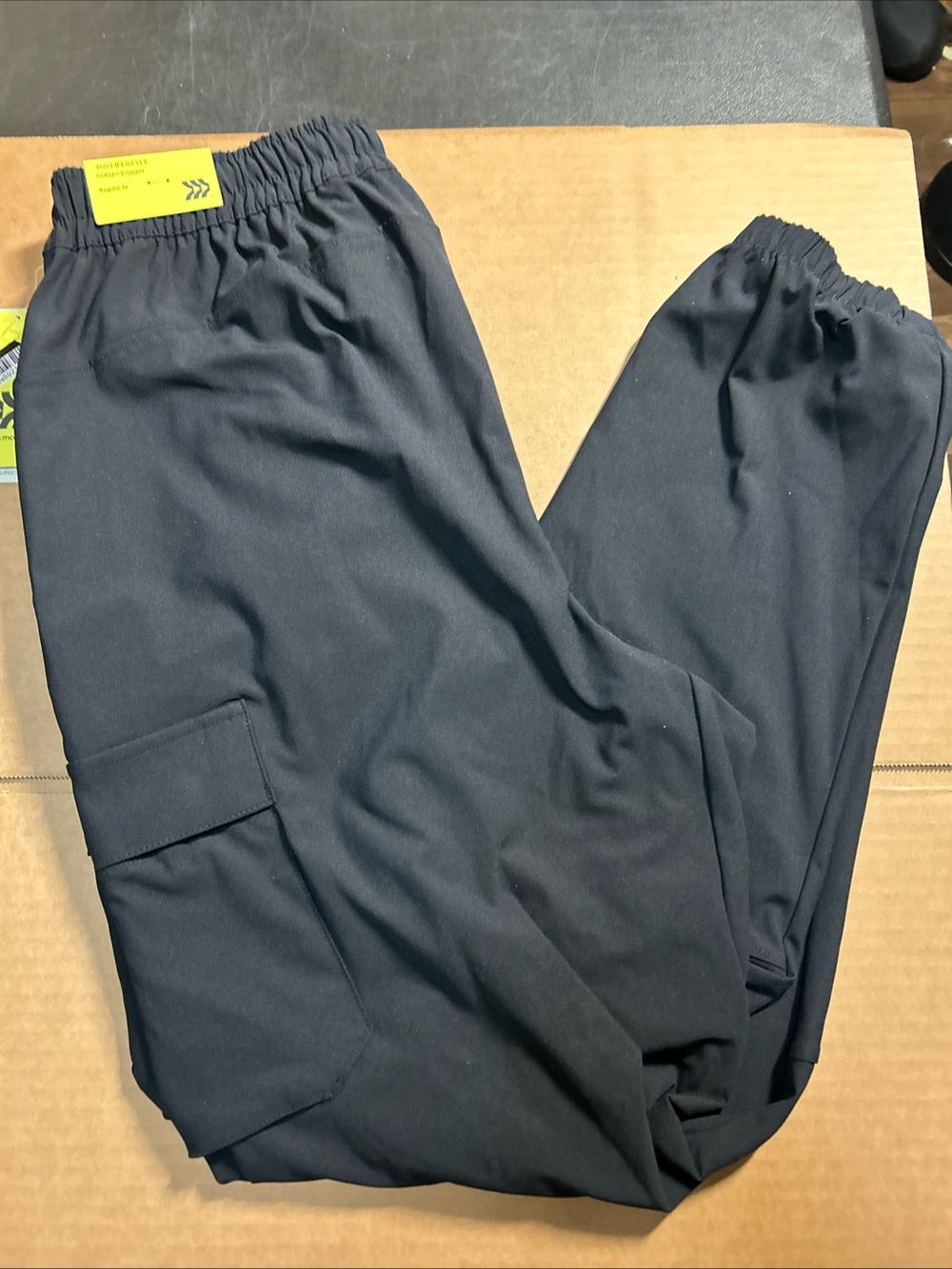 Men’s All In Motion Cargo Joggers size Medium